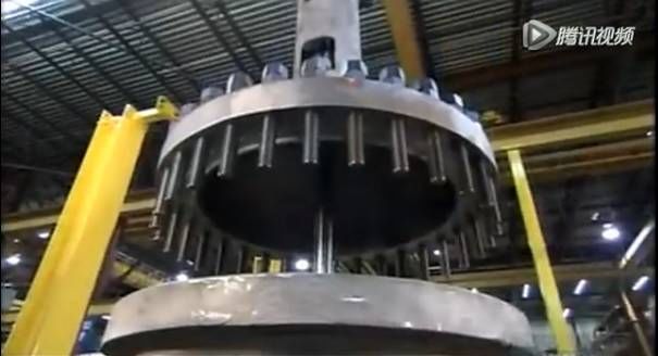 比人還大的大型閥門是怎么制造出來的?- 比人還大的大型閥門是怎么制造出來的?-