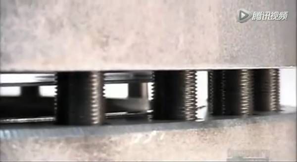 比人還大的大型閥門是怎么制造出來的?- 比人還大的大型閥門是怎么制造出來的?-